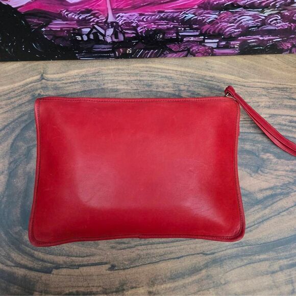 70s Coach Vintage Red Leather NYC Zip Clutch Portfolio w/ Wristlet - Picture 3 of 12